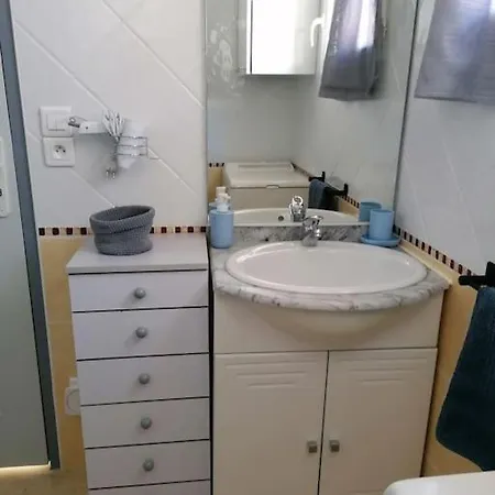 La Petite Olly Apartment *